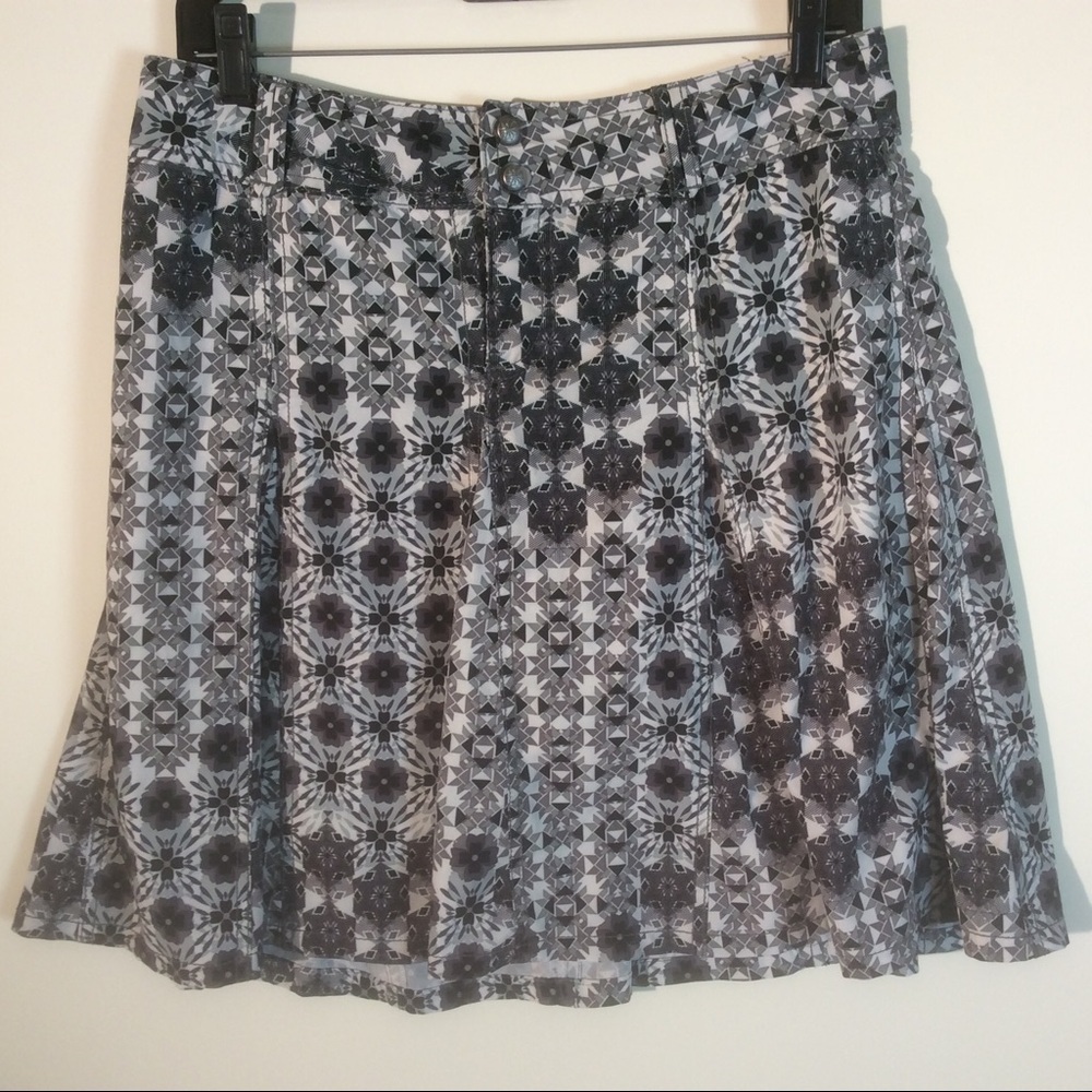Athleta Skorts Black Geometric Floral Shorts With Overlay Skirt